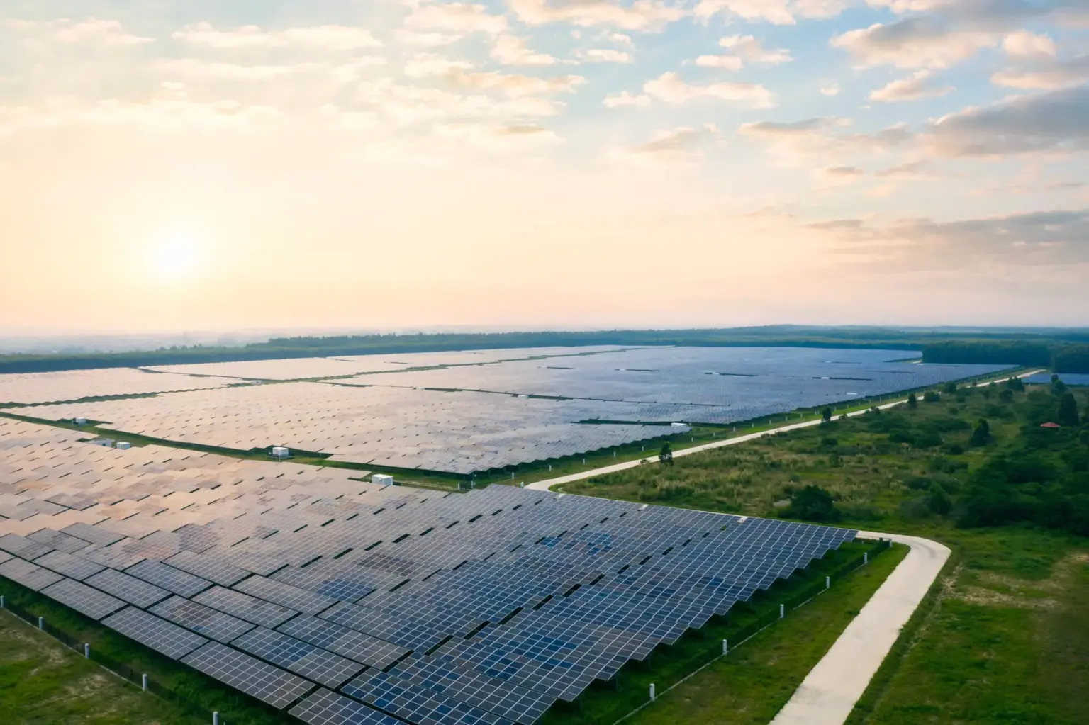 Solaranlagen im Solarpark mit Sonnenexpert bauen - Energieerzeugung mit Solar als Investitionsobjekt