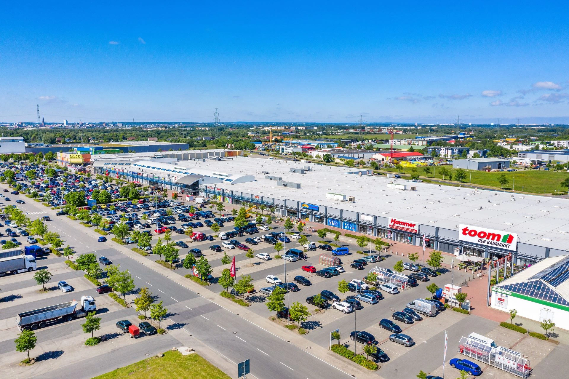 Das Hanse Center Bentwisch erhält eine PV-Anlage von Sonnenexpert