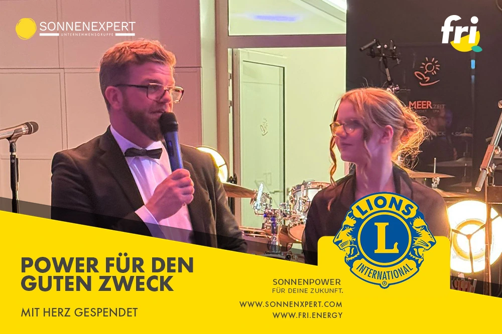 Präsident Andreas Gohs vom Lions Club Ribnitz-Damgarten moderierte die Tombola-Verlosung für den guten Zweck - Die Sonnenexpert Unternehmensgruppe spendete ein Balkonkraftwerk.