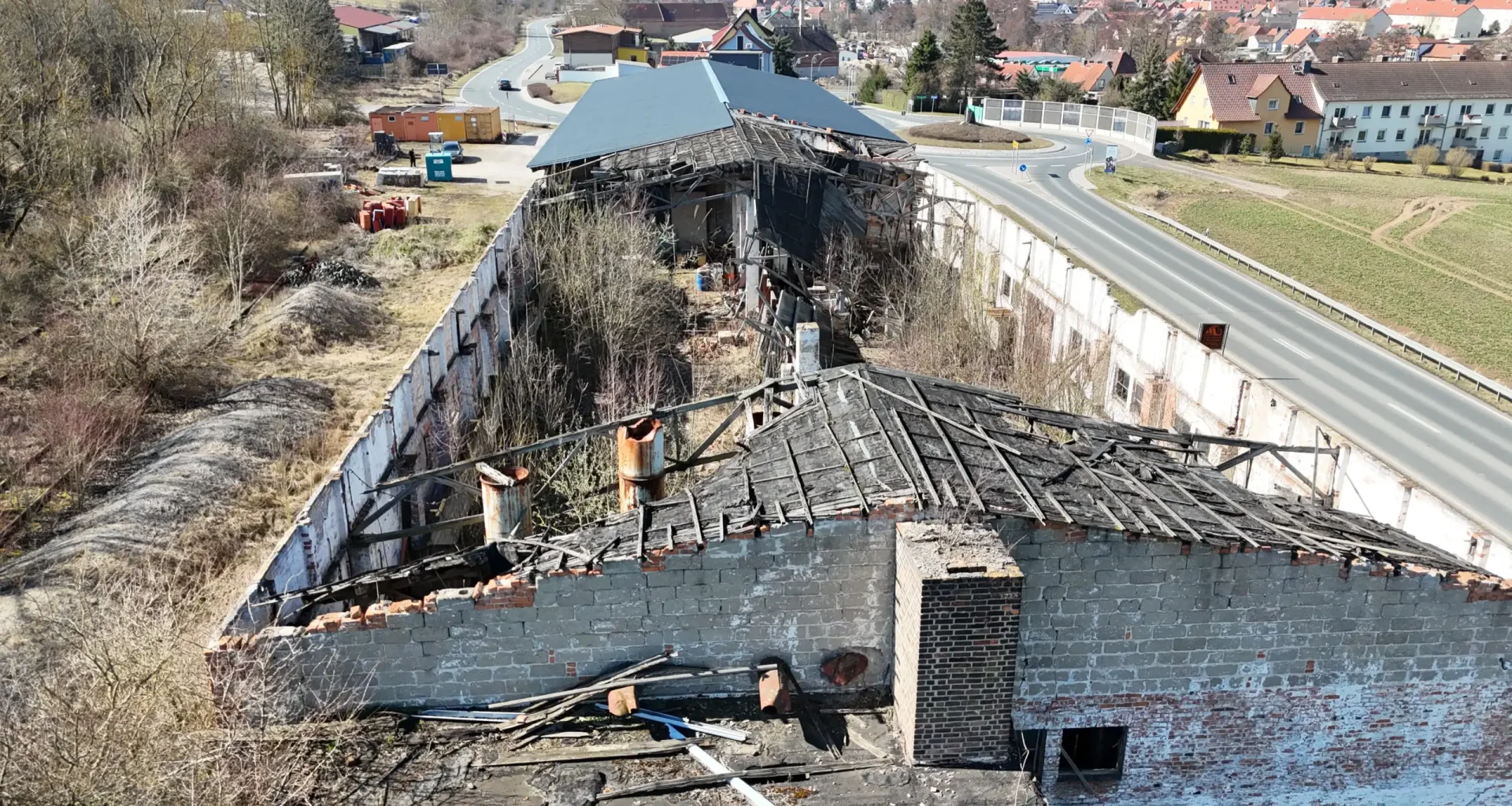 Dachsanierung bei Sonnenexpert - Projekt Bad Bibra Ansicht von vorne außen
